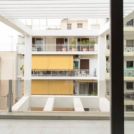 Апартаменты Bright Loft With Terrance - Next To Metro Kerameikos Афины Экстерьер фото